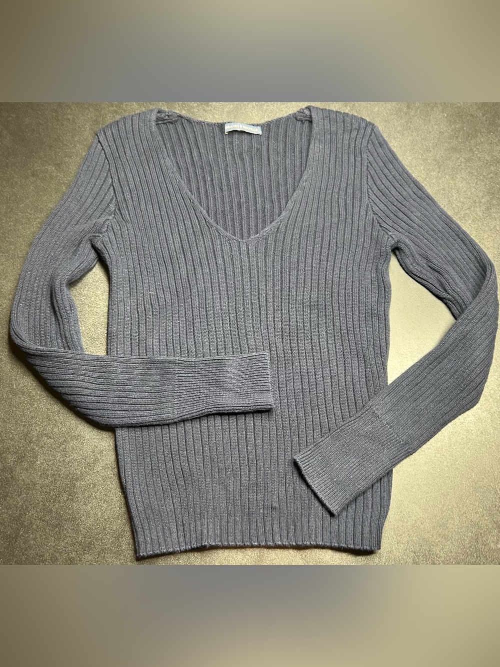 Brandy Melville Size S Navy Blue Ribbed Knit V-Neck Long Sleeve Pullover Sweater